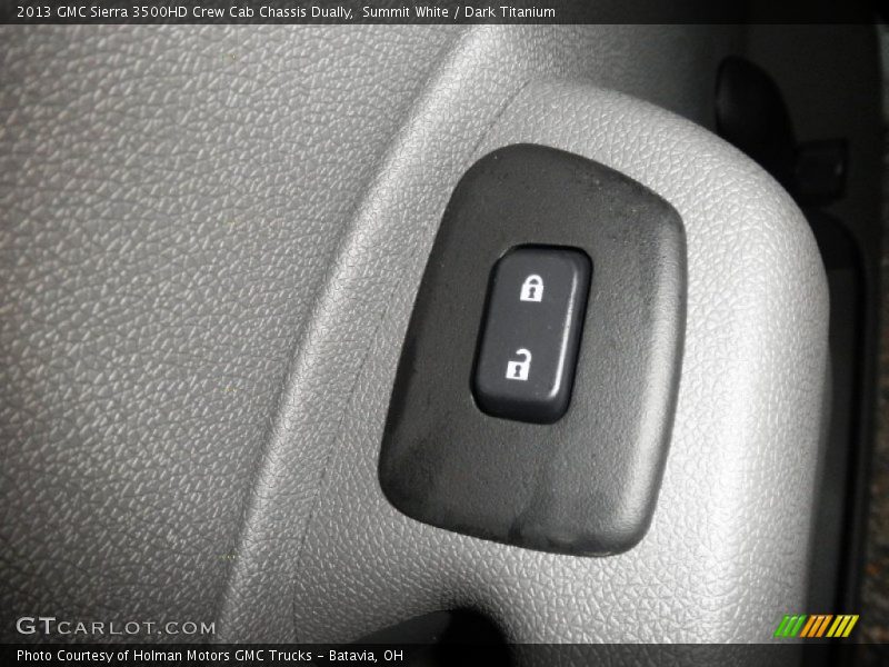 Summit White / Dark Titanium 2013 GMC Sierra 3500HD Crew Cab Chassis Dually