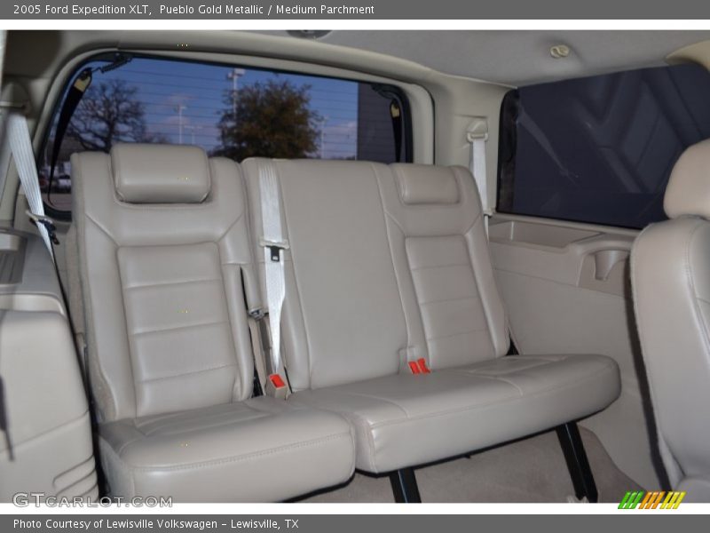 Pueblo Gold Metallic / Medium Parchment 2005 Ford Expedition XLT