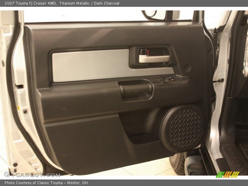 Titanium Metallic / Dark Charcoal 2007 Toyota FJ Cruiser 4WD