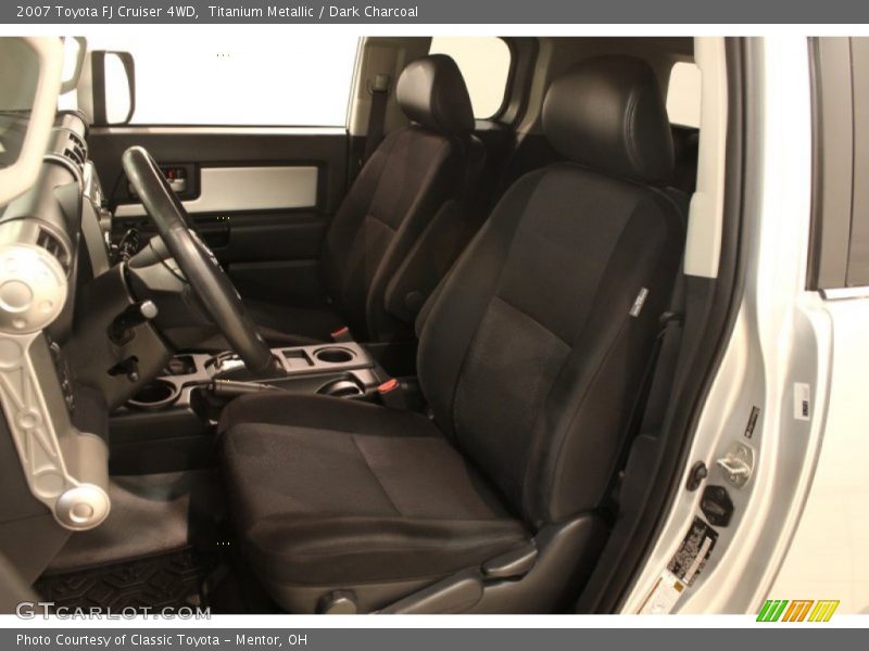 Front Seat of 2007 FJ Cruiser 4WD