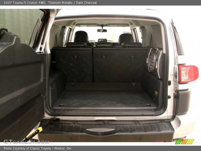  2007 FJ Cruiser 4WD Trunk