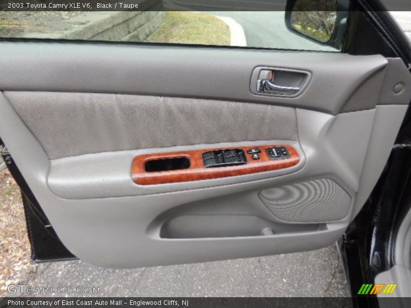 Black / Taupe 2003 Toyota Camry XLE V6
