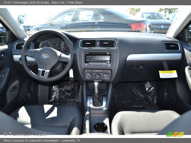 Black Uni / Titan Black 2013 Volkswagen Jetta SE Sedan