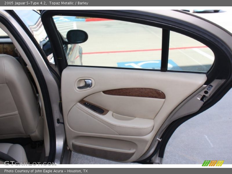 Door Panel of 2005 S-Type 4.2