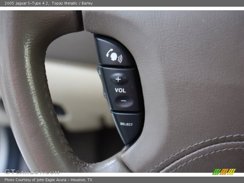 Controls of 2005 S-Type 4.2