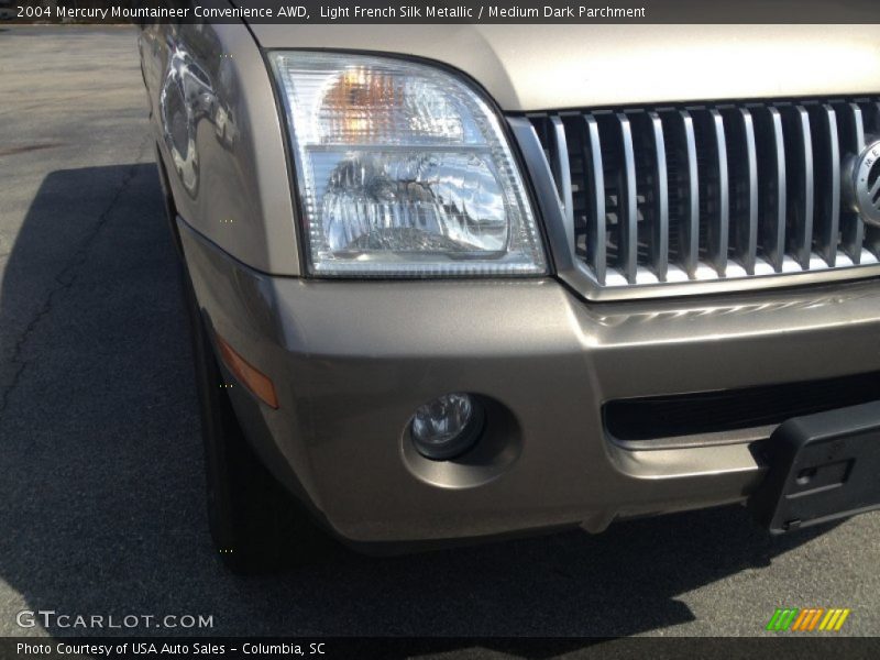 Light French Silk Metallic / Medium Dark Parchment 2004 Mercury Mountaineer Convenience AWD