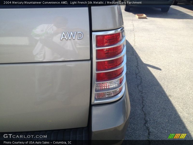 Light French Silk Metallic / Medium Dark Parchment 2004 Mercury Mountaineer Convenience AWD