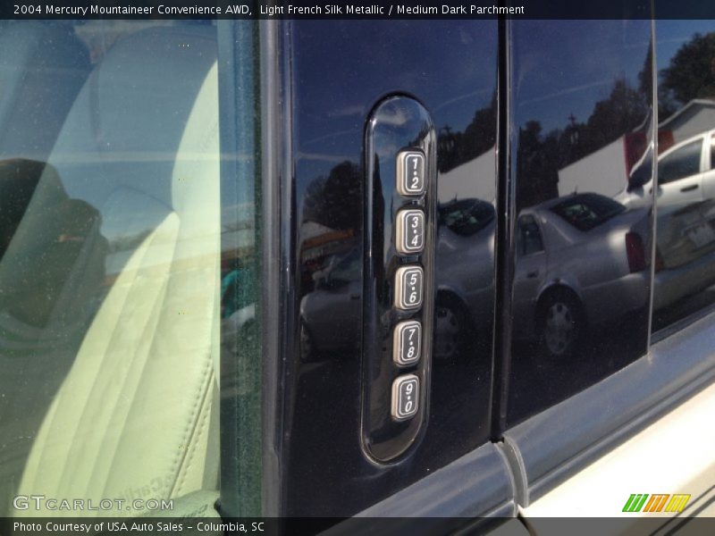 Light French Silk Metallic / Medium Dark Parchment 2004 Mercury Mountaineer Convenience AWD