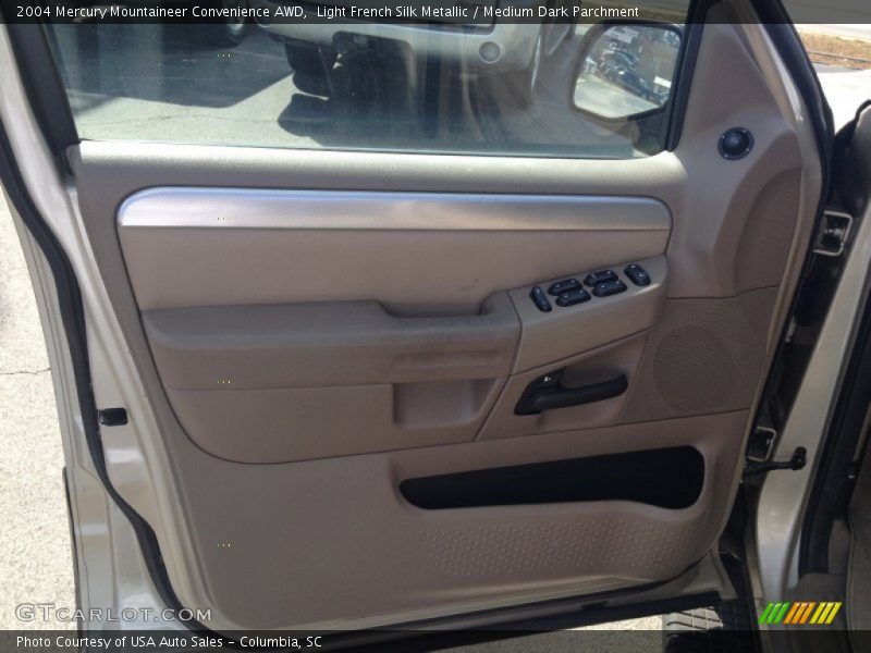 Light French Silk Metallic / Medium Dark Parchment 2004 Mercury Mountaineer Convenience AWD
