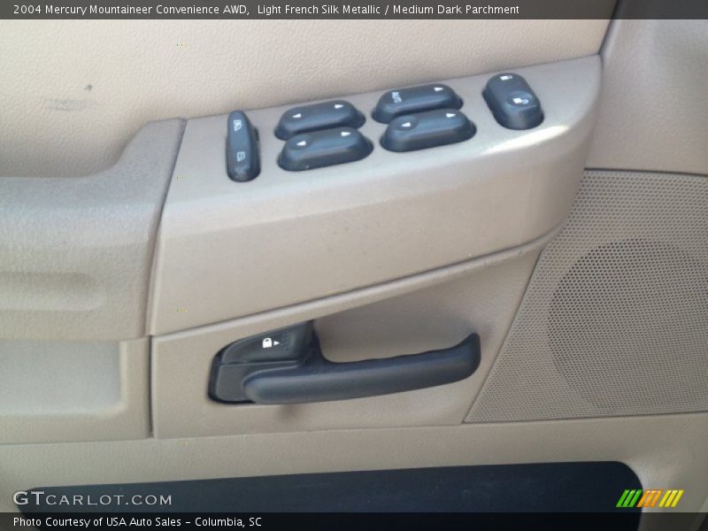 Light French Silk Metallic / Medium Dark Parchment 2004 Mercury Mountaineer Convenience AWD