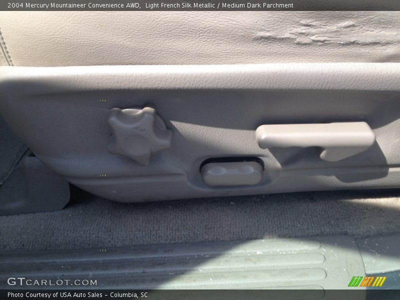 Light French Silk Metallic / Medium Dark Parchment 2004 Mercury Mountaineer Convenience AWD