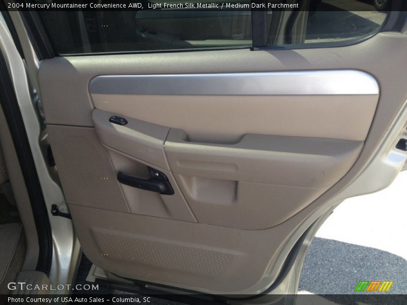 Light French Silk Metallic / Medium Dark Parchment 2004 Mercury Mountaineer Convenience AWD