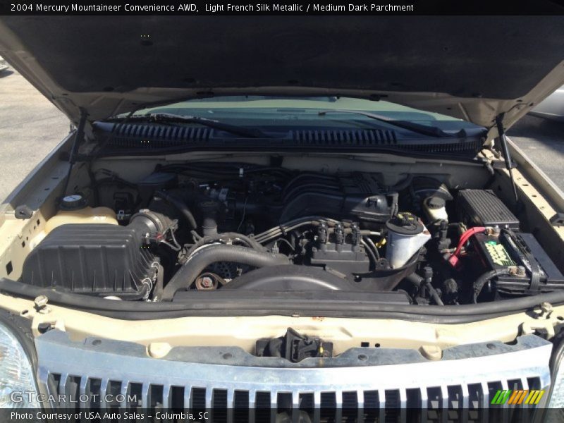 Light French Silk Metallic / Medium Dark Parchment 2004 Mercury Mountaineer Convenience AWD