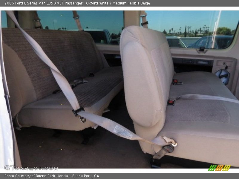 Oxford White / Medium Pebble Beige 2006 Ford E Series Van E350 XLT Passenger