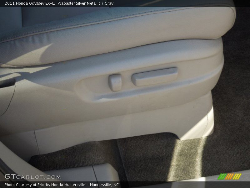 Alabaster Silver Metallic / Gray 2011 Honda Odyssey EX-L