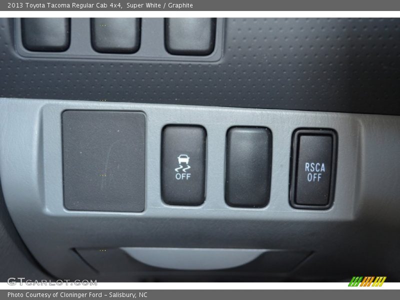 Super White / Graphite 2013 Toyota Tacoma Regular Cab 4x4