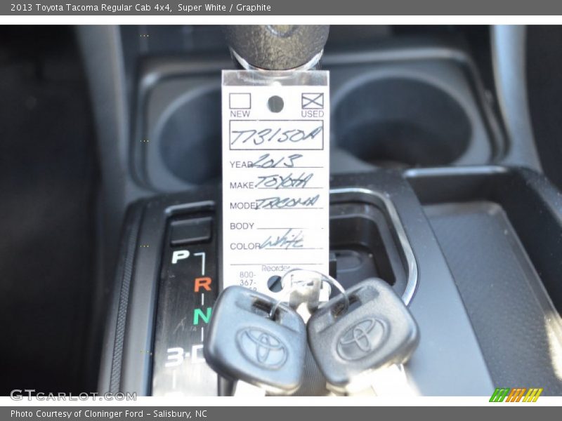 Super White / Graphite 2013 Toyota Tacoma Regular Cab 4x4
