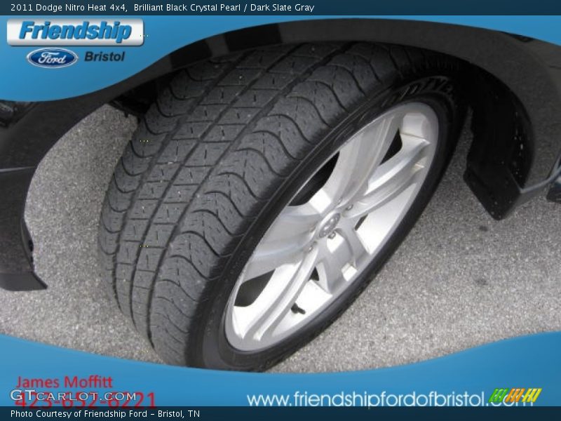 Brilliant Black Crystal Pearl / Dark Slate Gray 2011 Dodge Nitro Heat 4x4