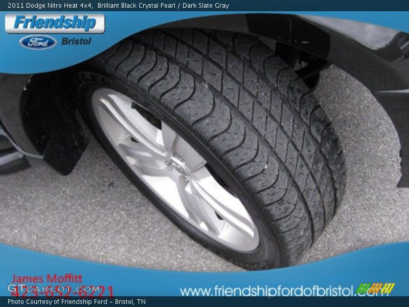Brilliant Black Crystal Pearl / Dark Slate Gray 2011 Dodge Nitro Heat 4x4