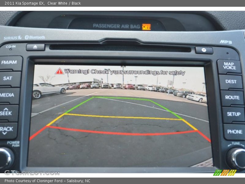 Clear White / Black 2011 Kia Sportage EX