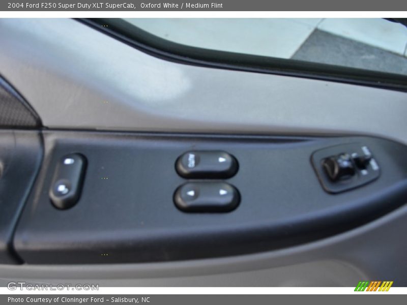 Oxford White / Medium Flint 2004 Ford F250 Super Duty XLT SuperCab