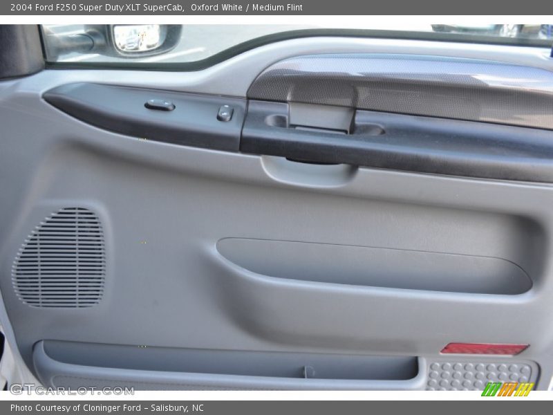 Oxford White / Medium Flint 2004 Ford F250 Super Duty XLT SuperCab