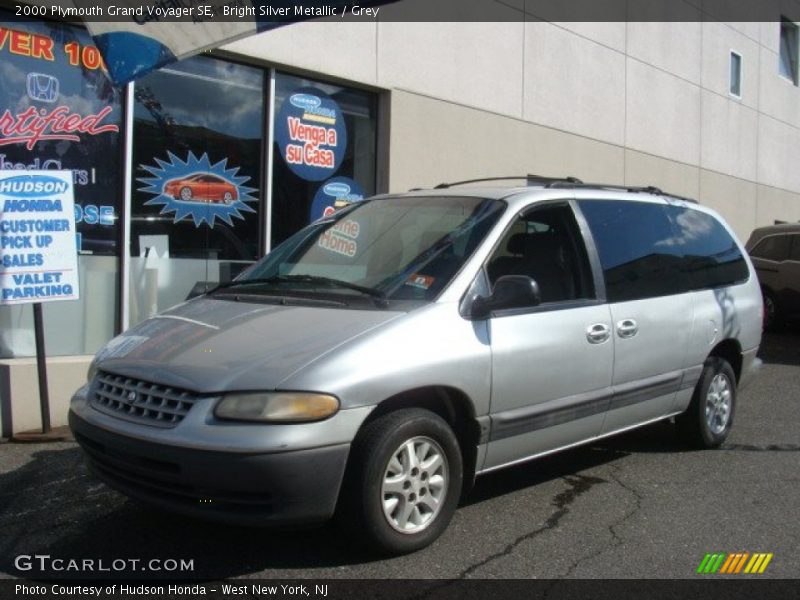 Bright Silver Metallic / Grey 2000 Plymouth Grand Voyager SE