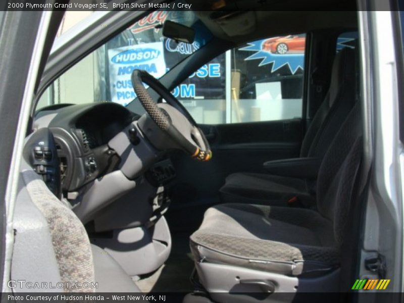 Bright Silver Metallic / Grey 2000 Plymouth Grand Voyager SE