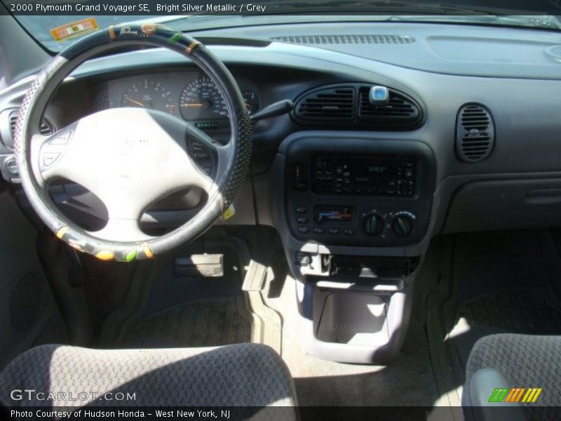 Bright Silver Metallic / Grey 2000 Plymouth Grand Voyager SE