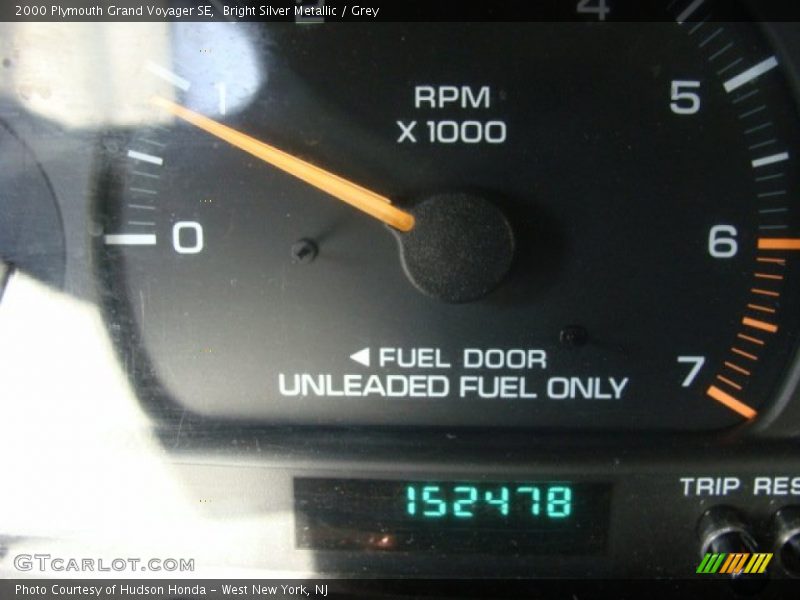 Bright Silver Metallic / Grey 2000 Plymouth Grand Voyager SE