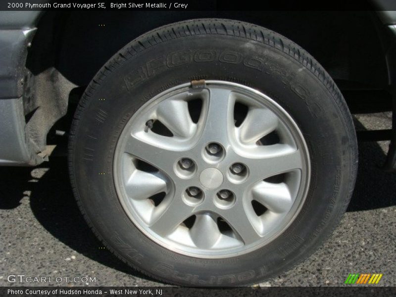 Bright Silver Metallic / Grey 2000 Plymouth Grand Voyager SE