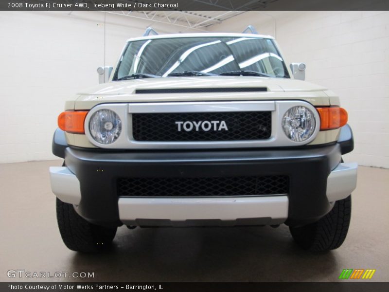Iceberg White / Dark Charcoal 2008 Toyota FJ Cruiser 4WD