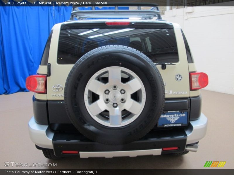 Iceberg White / Dark Charcoal 2008 Toyota FJ Cruiser 4WD