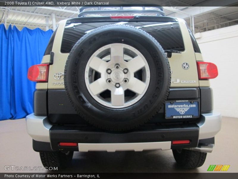 Iceberg White / Dark Charcoal 2008 Toyota FJ Cruiser 4WD