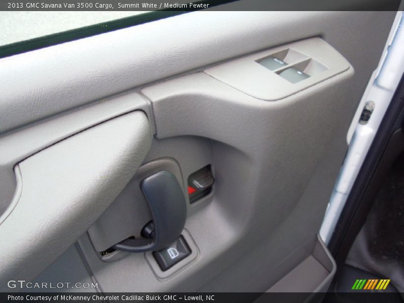 Summit White / Medium Pewter 2013 GMC Savana Van 3500 Cargo