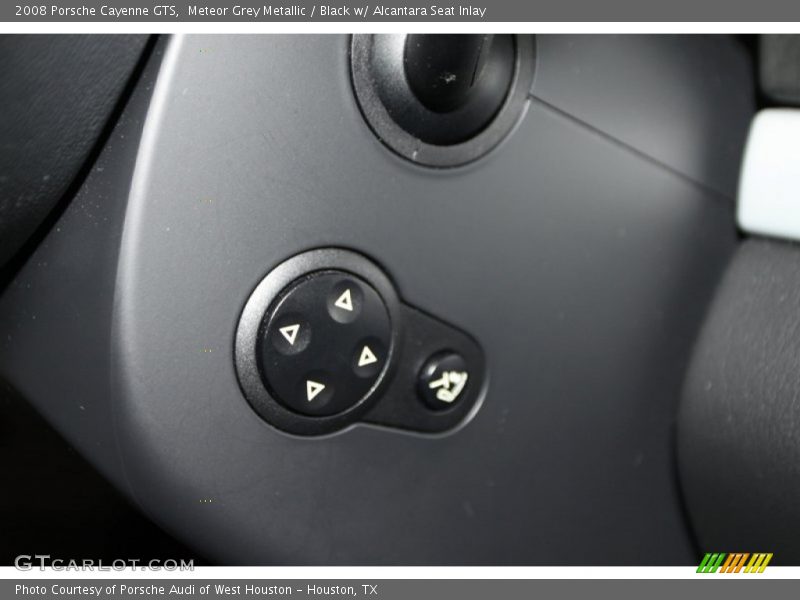 Controls of 2008 Cayenne GTS