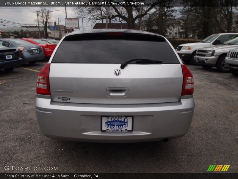Bright Silver Metallic / Dark Slate Gray/Light Graystone 2006 Dodge Magnum SE