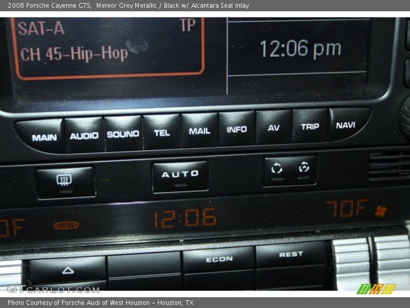 Controls of 2008 Cayenne GTS