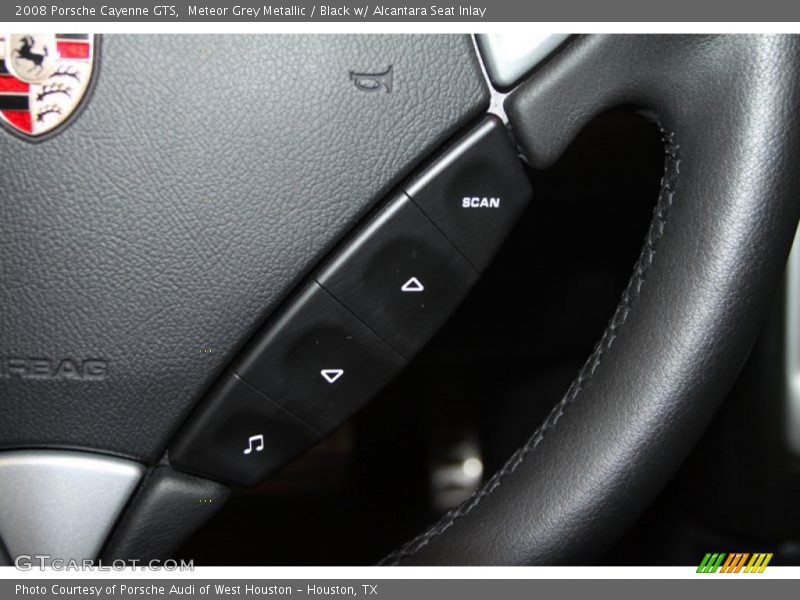 Controls of 2008 Cayenne GTS