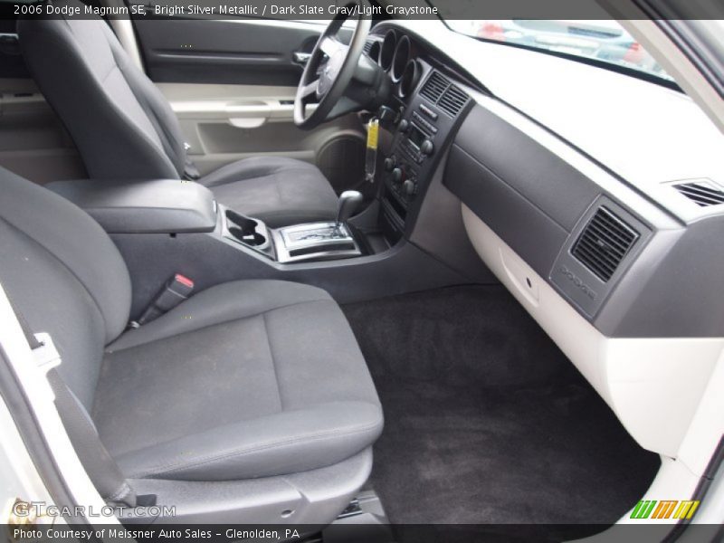Bright Silver Metallic / Dark Slate Gray/Light Graystone 2006 Dodge Magnum SE