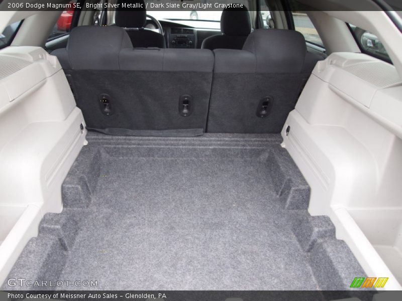 Bright Silver Metallic / Dark Slate Gray/Light Graystone 2006 Dodge Magnum SE