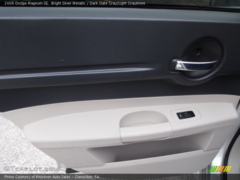 Bright Silver Metallic / Dark Slate Gray/Light Graystone 2006 Dodge Magnum SE