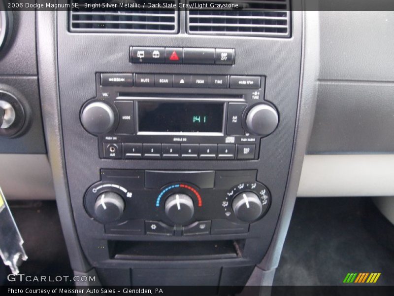 Bright Silver Metallic / Dark Slate Gray/Light Graystone 2006 Dodge Magnum SE