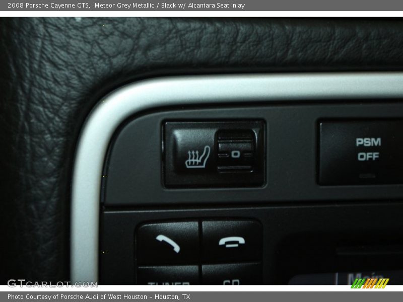 Controls of 2008 Cayenne GTS