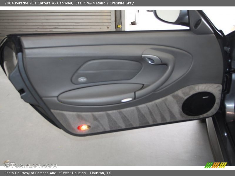 Door Panel of 2004 911 Carrera 4S Cabriolet