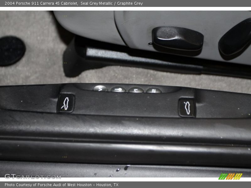 Controls of 2004 911 Carrera 4S Cabriolet