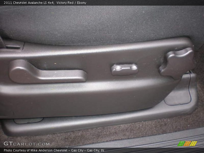 Victory Red / Ebony 2011 Chevrolet Avalanche LS 4x4