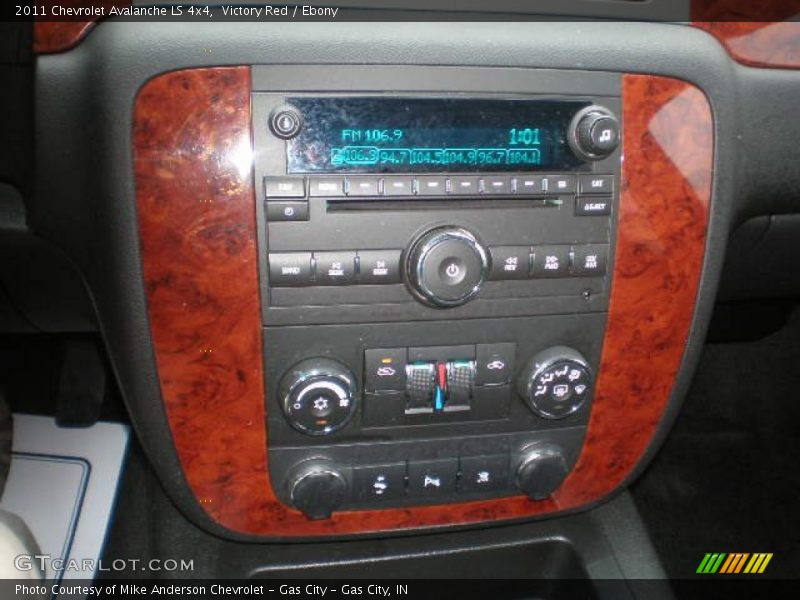 Victory Red / Ebony 2011 Chevrolet Avalanche LS 4x4