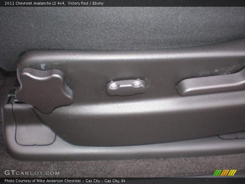 Victory Red / Ebony 2011 Chevrolet Avalanche LS 4x4