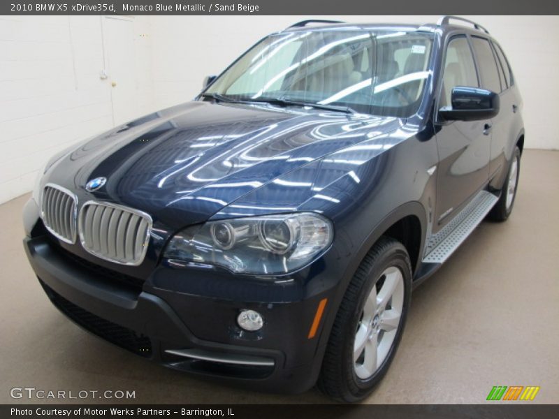 Front 3/4 View of 2010 X5 xDrive35d